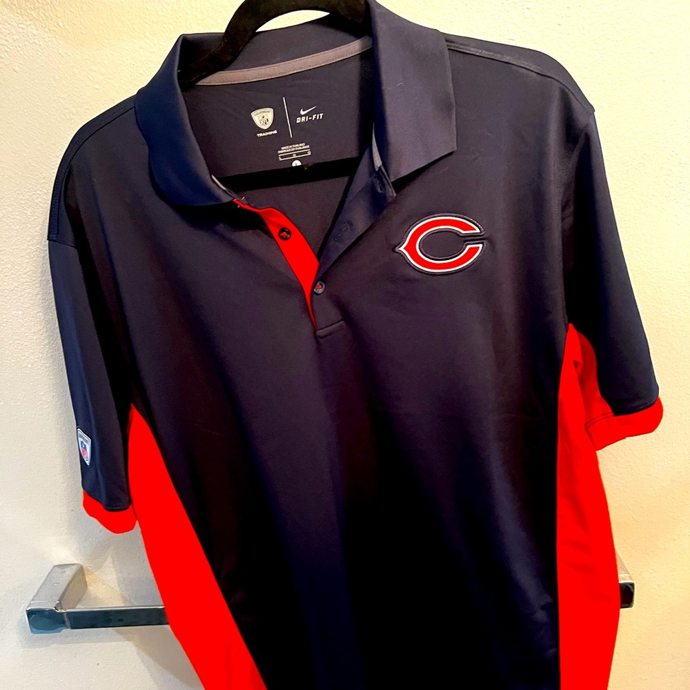 Like new Nike Chicago Bears polo